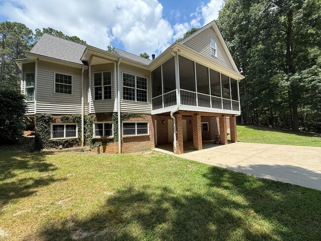 Building Photo - Tranquil and Secluded Raleigh Home with Un...