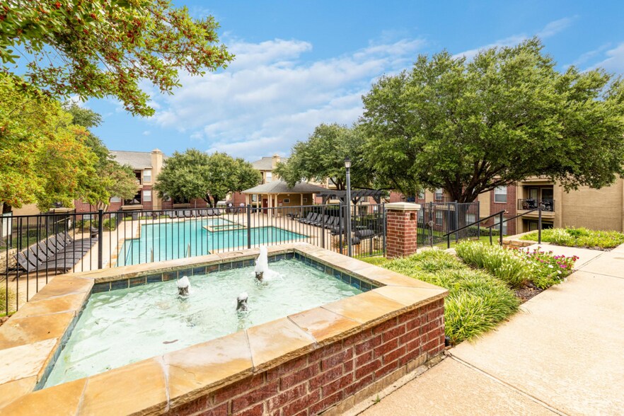 Saratoga Lewisville, TX Apartment Finder