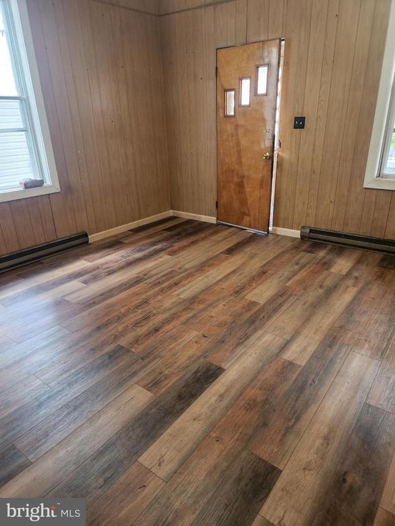 Building Photo - 248 W Fairview St