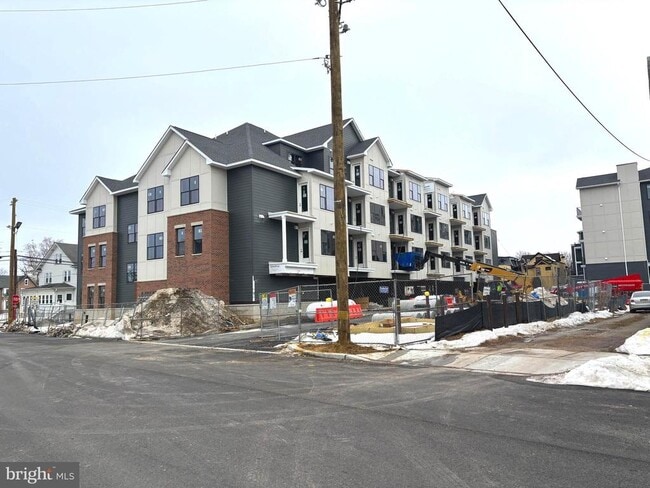 Building Photo - 311 2nd St