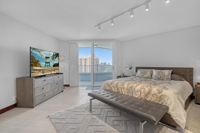 Building Photo - 5200 N Ocean Dr