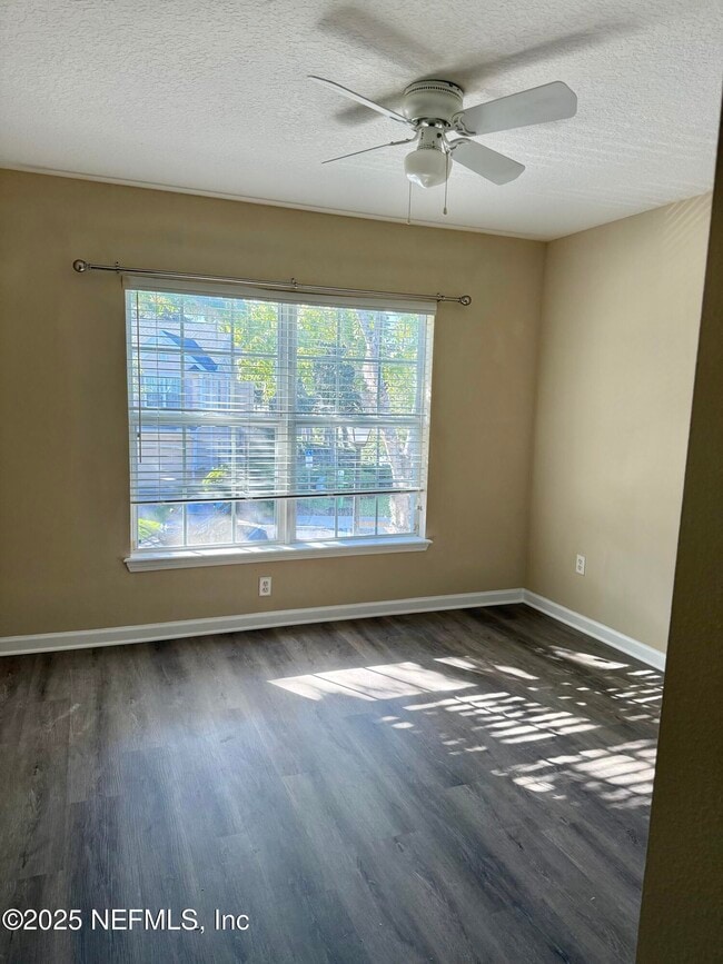 Building Photo - 4891 Castlegate Ct