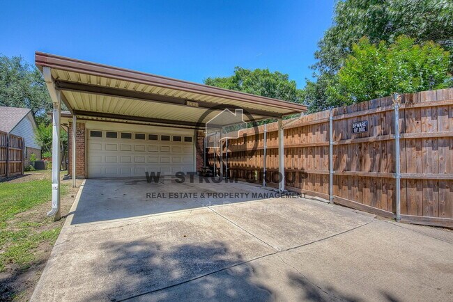 Building Photo - 1642 Belltower Dr