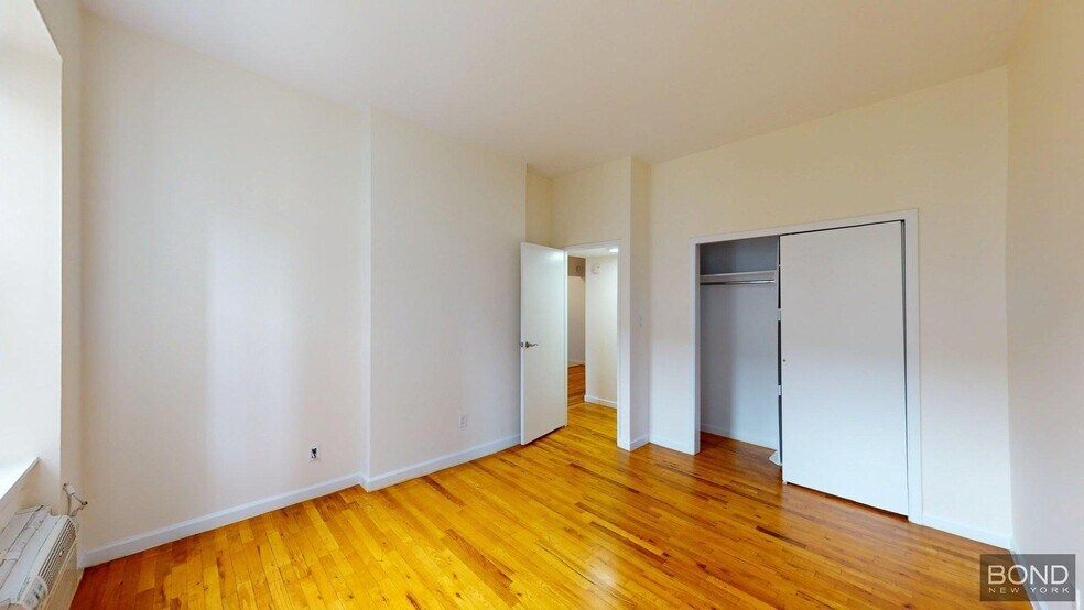 Building Photo - 306 E 91st St