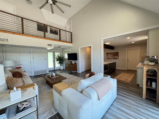 Building Photo - 2318 Matador Cir
