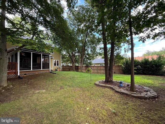 Building Photo - 6203 Franconia Forest Ct