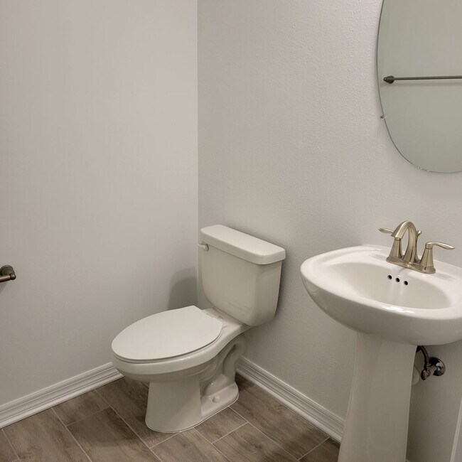 Building Photo - Annual UNfurnished almost BRAND NEW townhome just south of University and Lockwood Ridge!