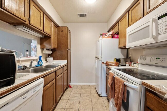Building Photo - 2811 Rio Grande St