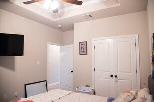 Building Photo - 209 Harp Ave