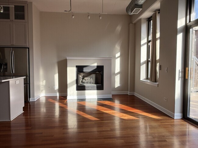 Building Photo - 1301 W Madison St