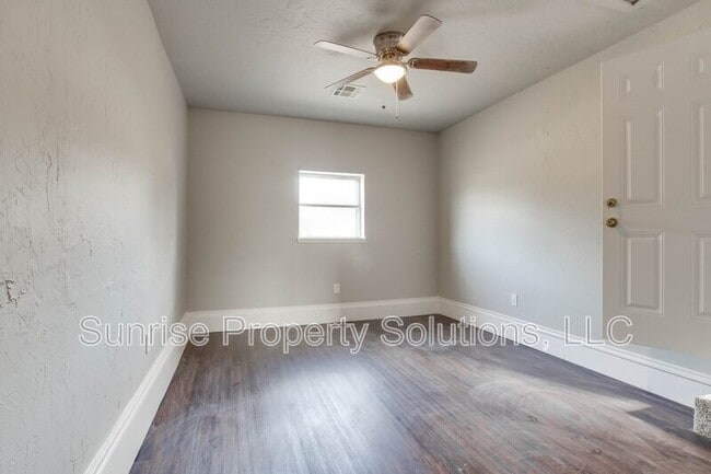 Building Photo - 4424 SE 38th St