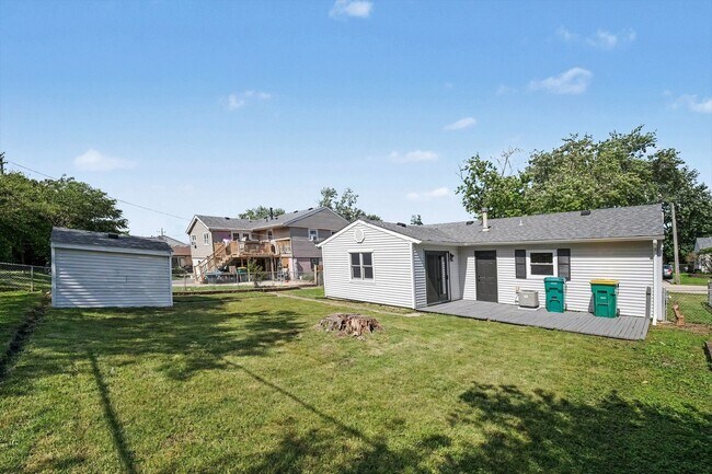 Building Photo - 338 Hickory Ave