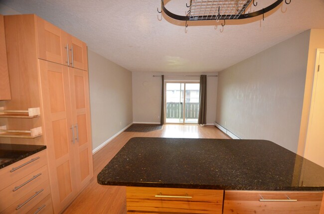 Building Photo - Dillon Valley East Condo! Unfurnished! Hea...