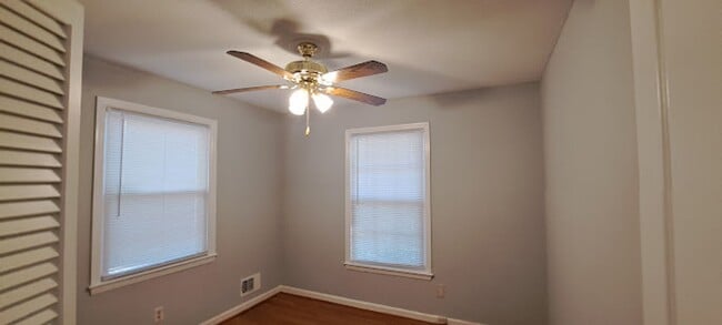 Building Photo - Magnificent Remodel Three Bedroom Home!