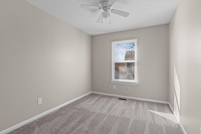 Building Photo - Stylish Living Meets Ultimate Convenience in This 3BR/2.5BA Ocean Lakes Townhome!