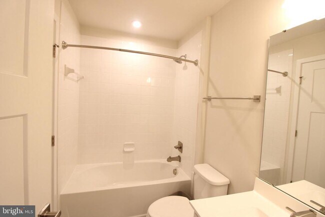 Building Photo - 6210 Monitor St