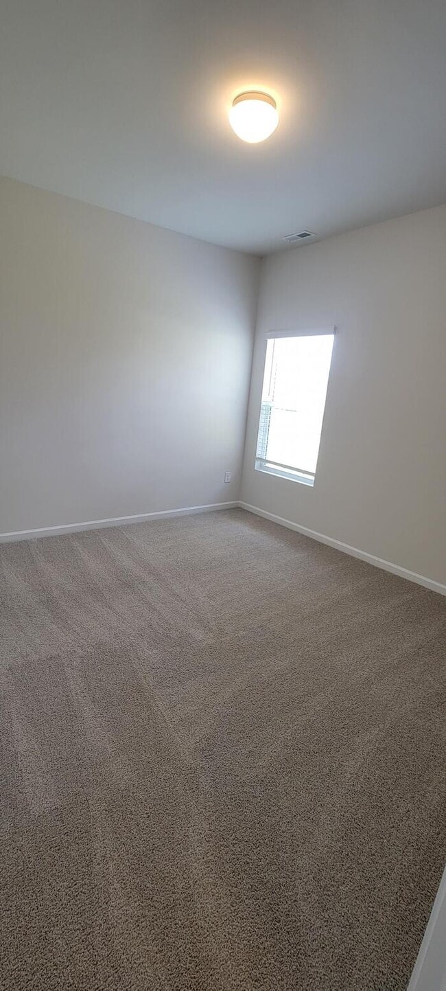 Building Photo - 2902 Plantation Way