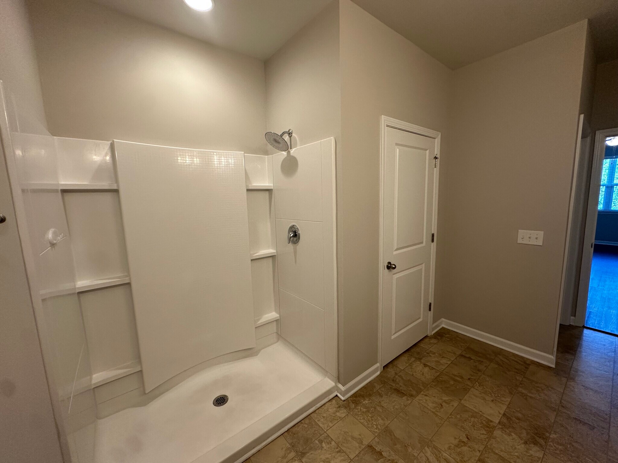 Building Photo - 8170 E Highcroft Dr NE