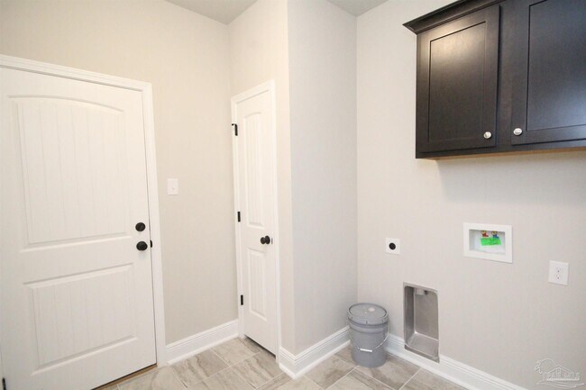 Building Photo - 8491 Beech Tree Rd