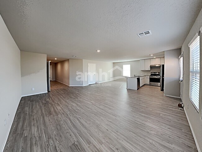 Building Photo - 10410 Varmus Dr
