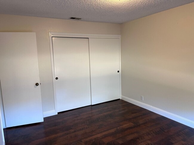Building Photo - 406 Coronado Dr
