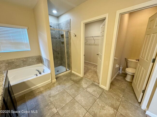 Building Photo - 590 Trymore Dr SE