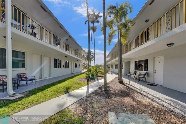 Building Photo - 1821 Middle River Dr