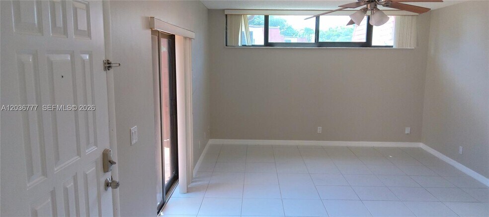 Building Photo - 3841 Victoria Dr