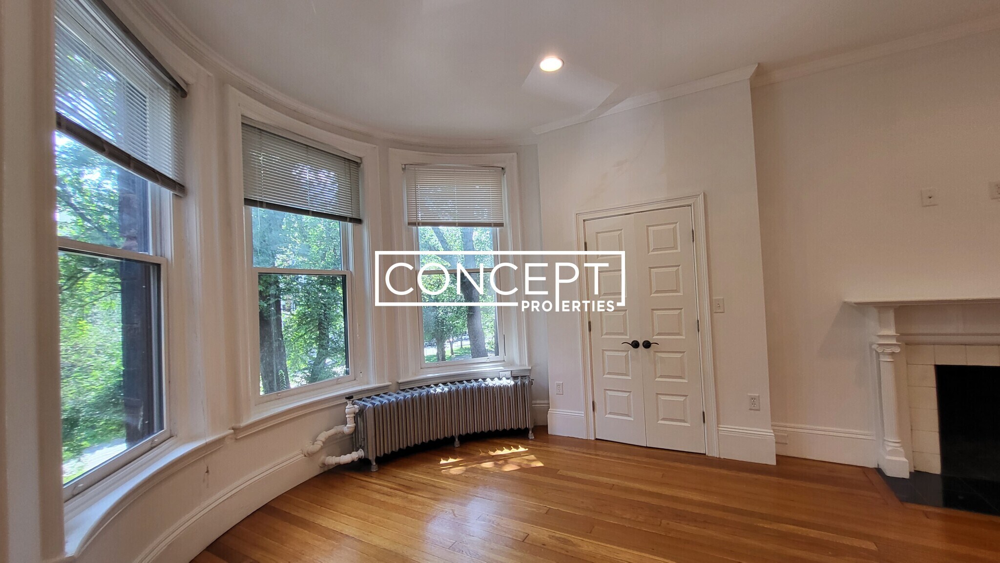 Building Photo - 379 Commonwealth Ave