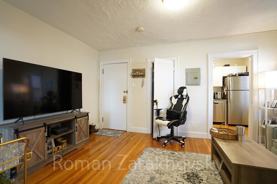 Building Photo - 431 Broadway