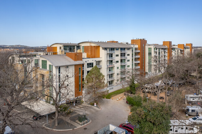 Building Photo - Barton Place