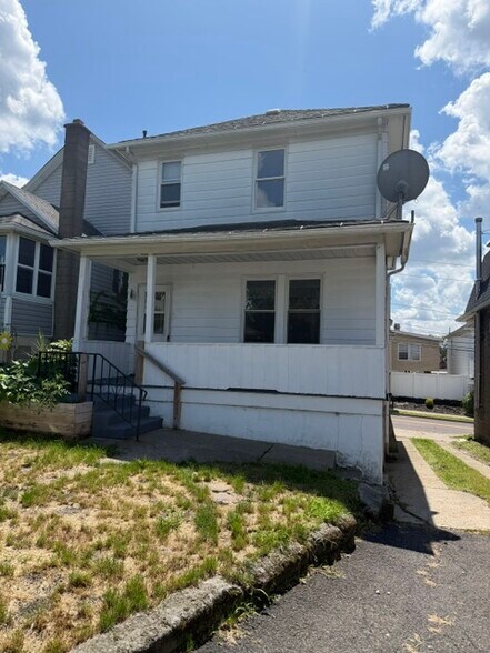 Building Photo - 98 W Carey St