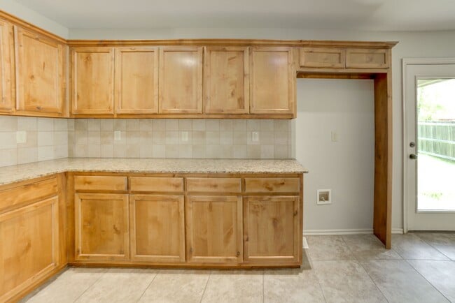 Building Photo - 3 Bed / 2 Bath in Prime Broken Arrow Location