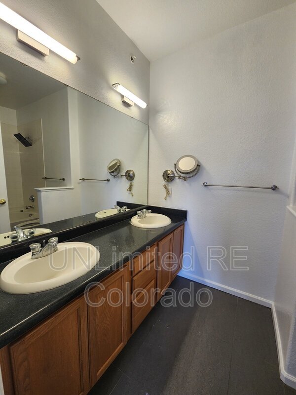 Building Photo - 15700 E Jamison Dr