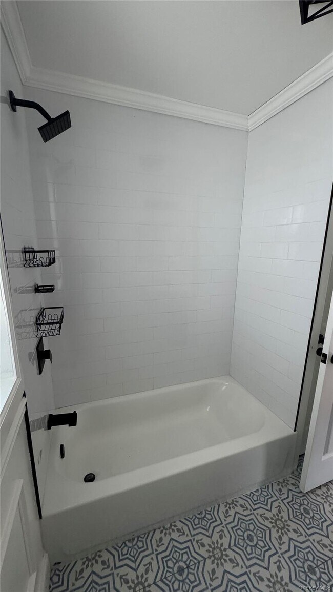 Building Photo - 153 Chester St