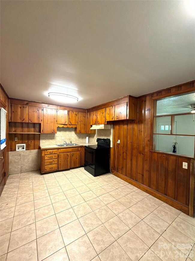 Building Photo - 4410 Brooktree Dr