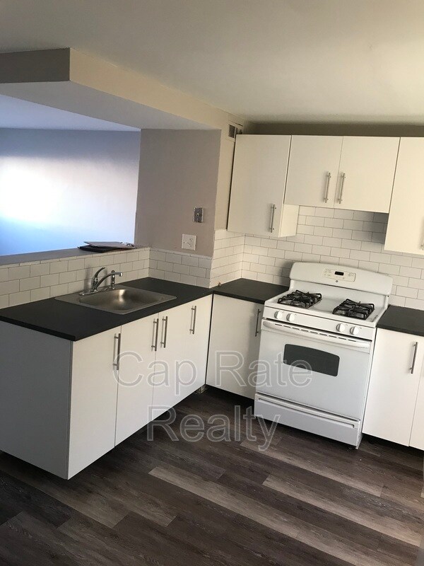 Building Photo - 3622 Cushing Dr