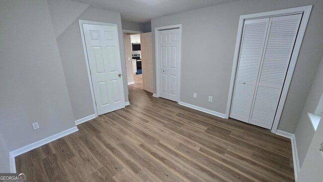 Building Photo - 3025 Mangum Dr