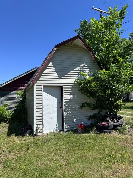 Building Photo - 810 N C St