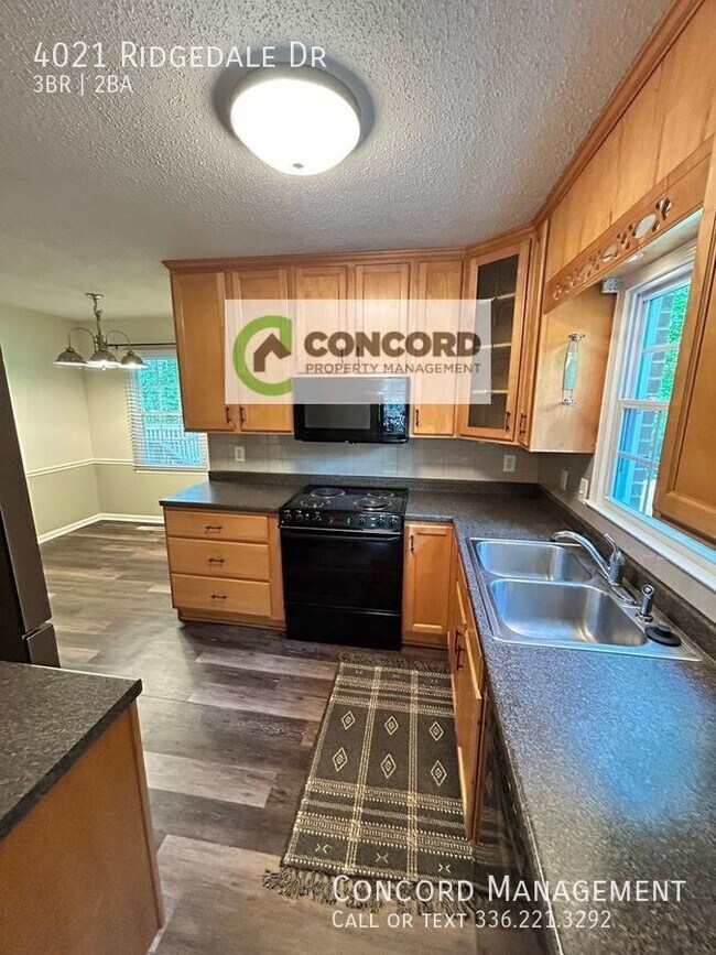 Building Photo - 4021 Ridgedale Dr