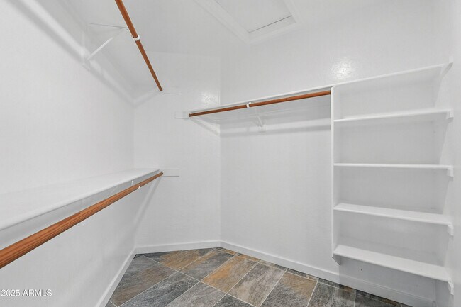 Building Photo - 3735 E Rousay Dr