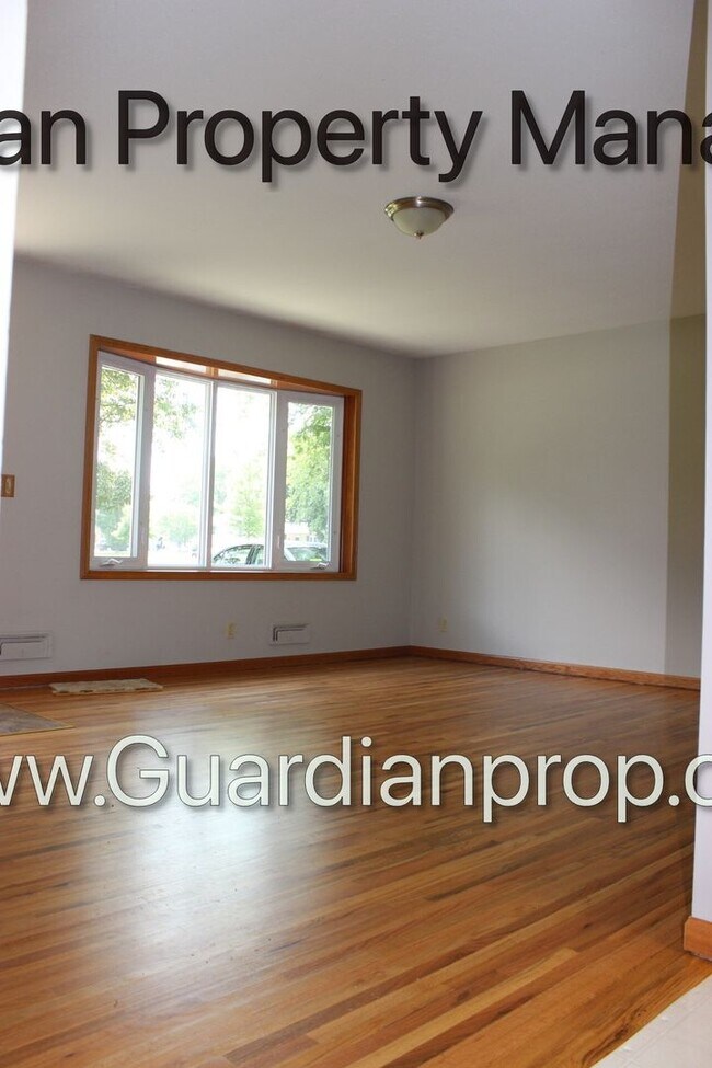 Building Photo - Rosemount Single Family Home, 1 Car Garage...