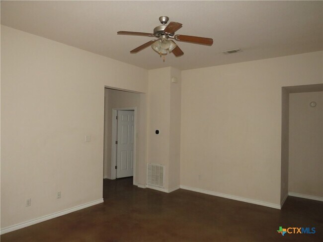 Building Photo - 4201 Cambridge Dr