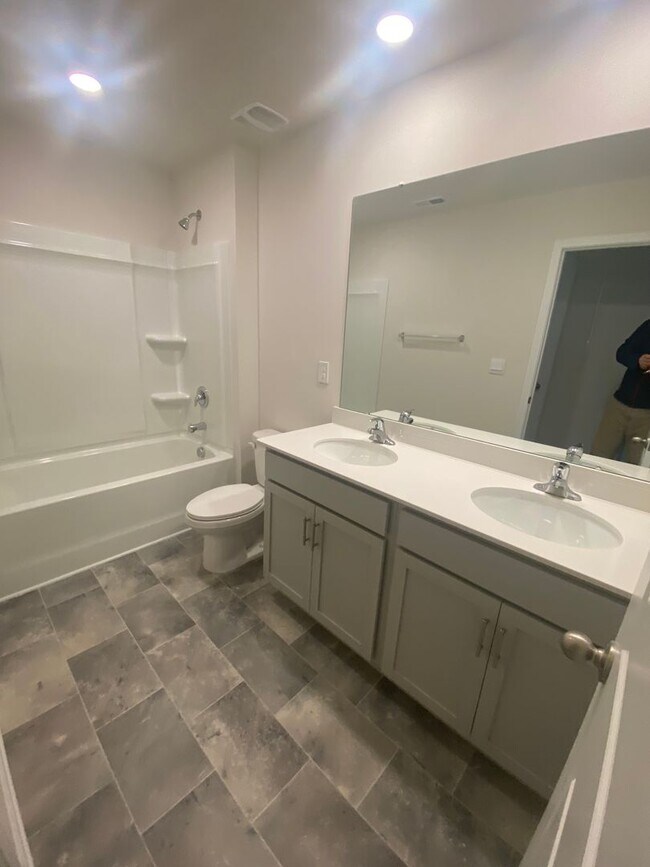 Building Photo - Be the First to Live in This Stunning Brand New Home!