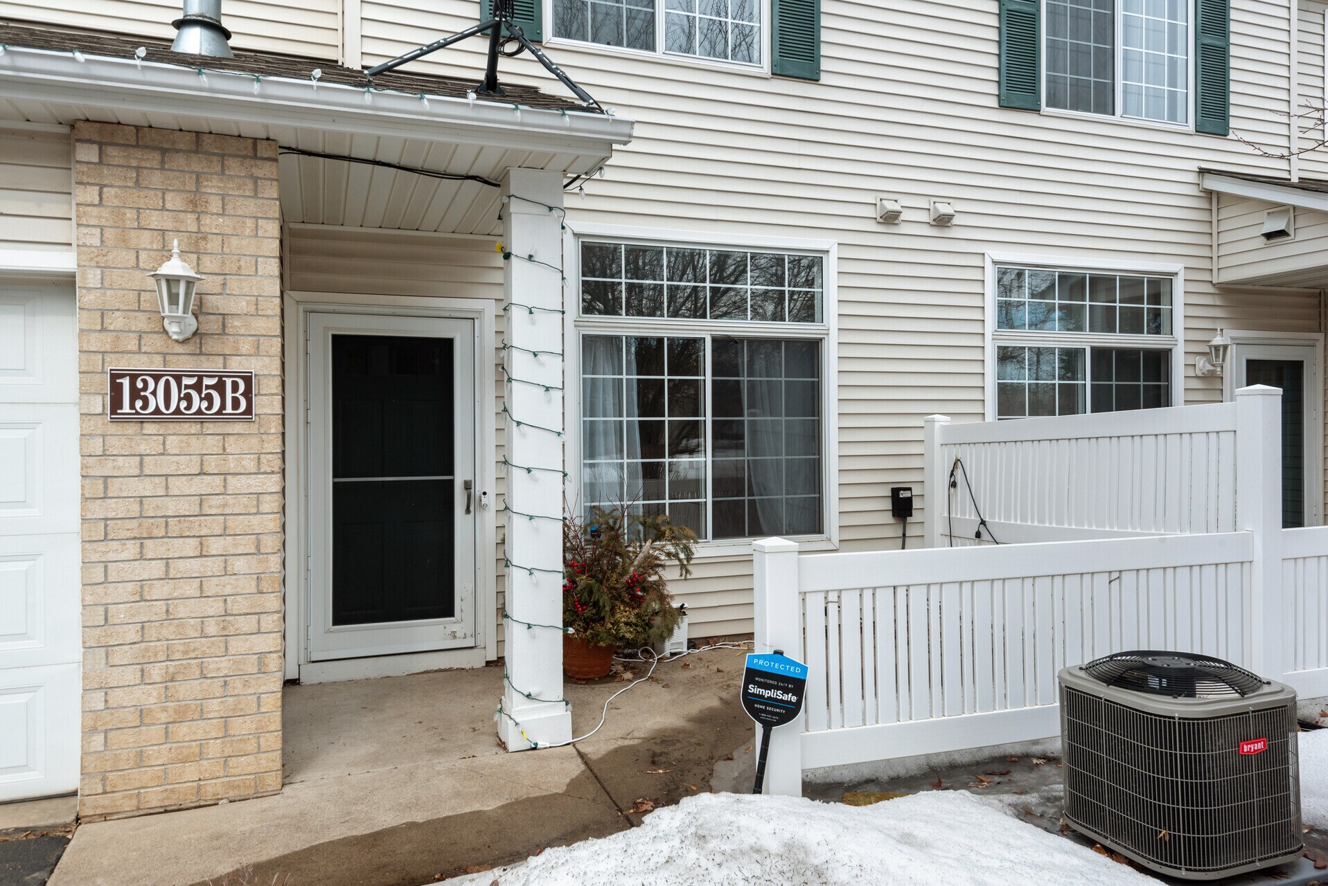 Building Photo - 13055 Europa Trail Way N