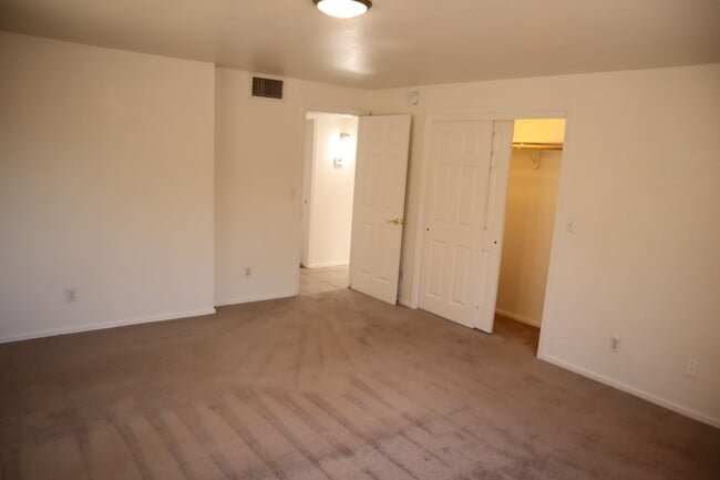 Building Photo - NEW A/C, Freshly Painted Inside and Outsid...