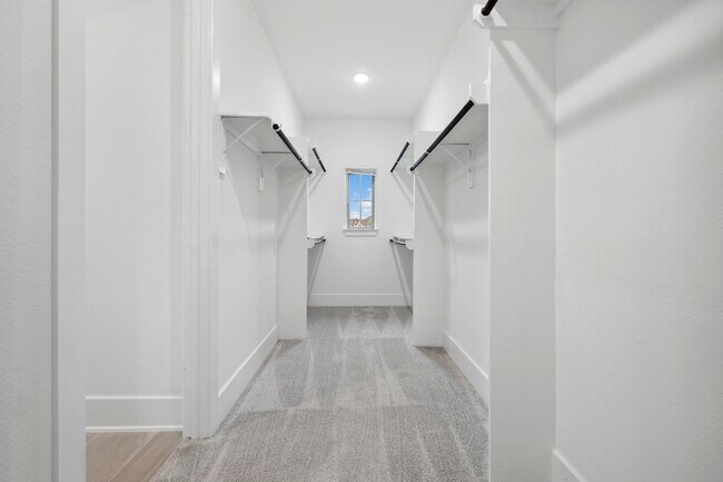 Building Photo - 863 Sarasota Shore Dr