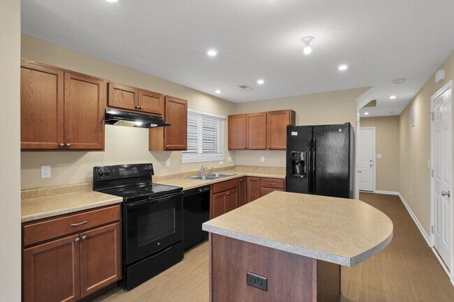 Building Photo - 7449 Sugarbark Dr