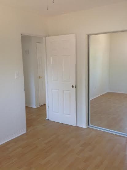 Building Photo - Great Location w/ everything you want! Boat parking