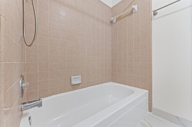 Building Photo - 110 Shadow Wood Dr